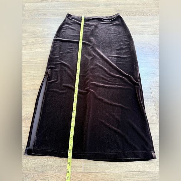 Vintage Tadashi Chocolate Brown Velvet Midi Skirt with Side Slit Size Large - Picture 8 of 9